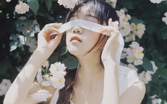 Khi trưởng thành, ai cũng phải sống chung với chiếc mặt nạ
