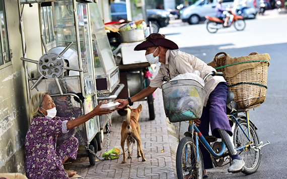 Có một Sài Gòn ấm tình người giữa mùa dịch: 'Yêu thương trao đi là yêu thương còn mãi'