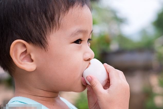 Mùa dịch, mẹ hãy cho con ăn mỗi ngày một quả trứng gà