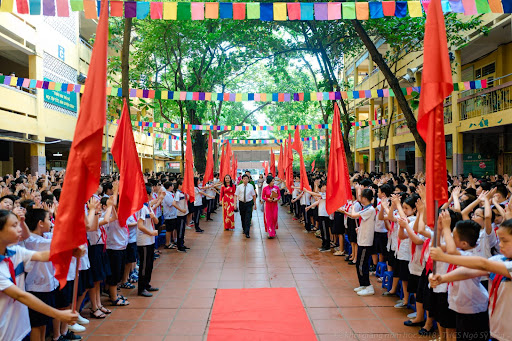 Sắp khai giảng, ở Hà Nội có được về quê đón con lên học không?