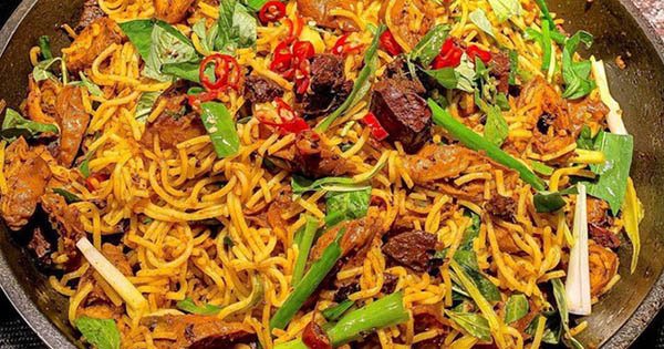 Bún xào lòng nghệ - món đặc sản thơm ngon và 'trị ho' nổi tiếng xứ Huế