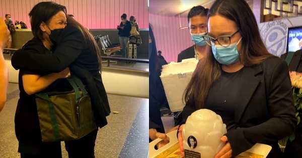 Con gái Phi Nhung ôm chầm Việt Hương, khóc nức nở nhận tro cốt của mẹ