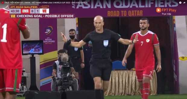 Việt Nam thua 1-3 Oman: Cổ động viên châu Á nói một điều về trọng tài cố 'bới lông tìm vết' làm bao người hâm mộ bất ngờ