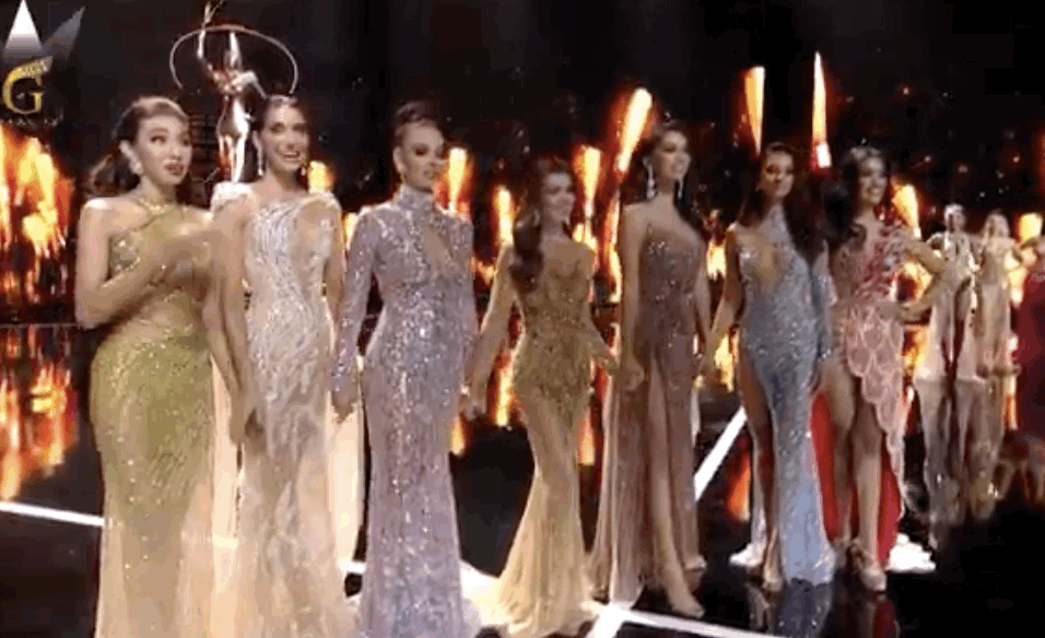 Khoảnh khắc đăng quang đầy xúc động của Nguyễn Thúc Thùy Tiên - Miss Grand International 2021
