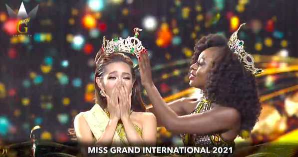 Khoảnh khắc đăng quang đầy xúc động của Nguyễn Thúc Thùy Tiên - Miss Grand International 2021