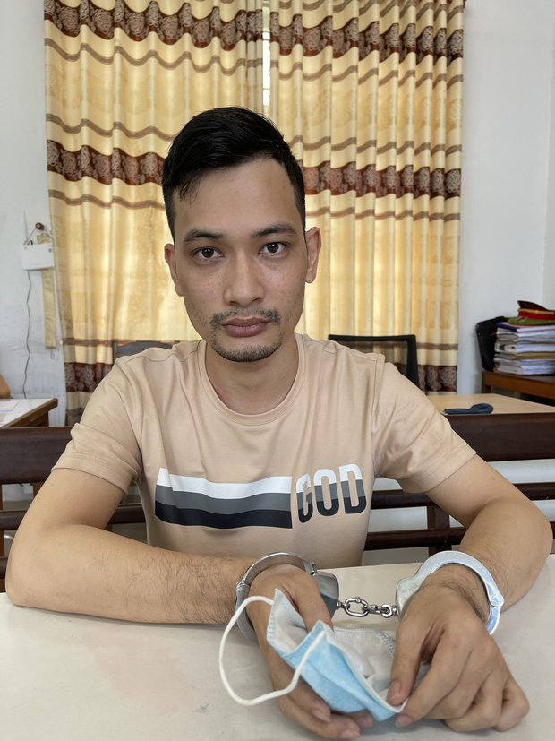 Ngủ với tình nhân để trộm tài khoản rồi chuyển hơn 1,1 tỷ đồng cho vợ

