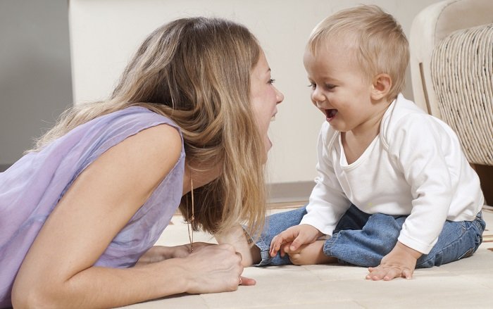 Em bé bao nhiêu tuổi có thể hiểu lời người lớn nói? Sớm hơn độ tuổi này chứng tỏ bé rất thông minh