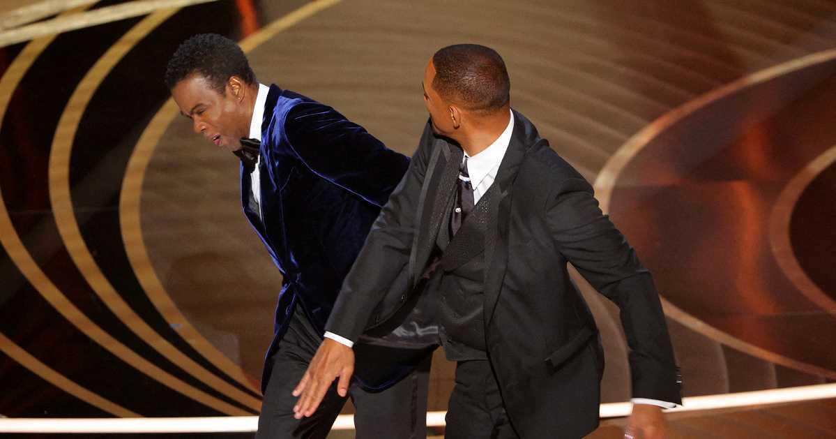 Sau khi tát thẳng vào mặt đồng nghiệp ngay trên sân khấu giải Oscar, tài tử Will Smith có động thái mới