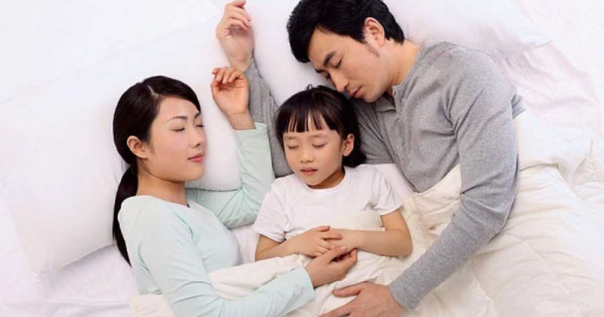 Con gái 8 tuổi bỗng dưng đòi ngủ riêng, lý do khiến khiến người bố cúi đầu