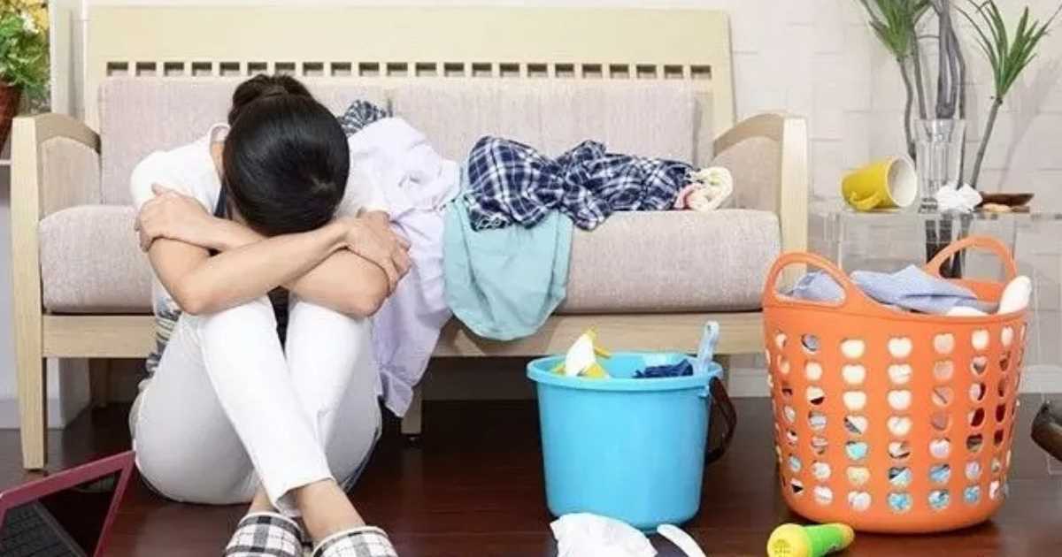 Đàn bà muốn hạnh phúc thì đừng quá ôm đồm việc vào mình
