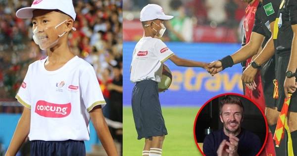 Cậu bé xuất hiện trên sân trước trận U23 Việt Nam - U23 Malaysia là ai? Tâng bóng giỏi đến mức Beckham khen ngợi