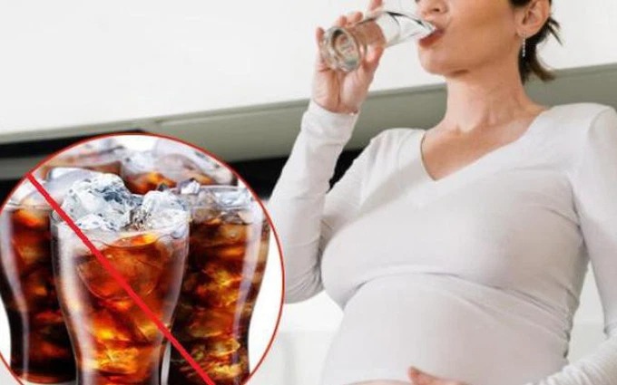 Mẹ bầu nhớ '4 không chạm' để giữ cho nước ối luôn trong và giúp thai nhi thoải mái hơn
