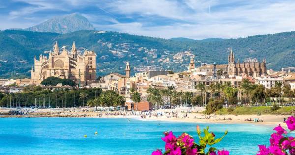 Đảo  Mallorca đẹp cỡ nào mà mỗi năm hút hàng triệu khách du lịch khắp nơi đổ đến