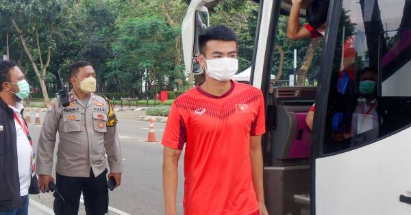 Bất ngờ hình ảnh U19 Việt Nam được bảo vệ 'nghiêm ngặt' bởi cảnh sát Indonesia trước trận bán kết chiều nay