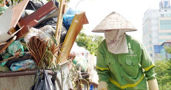 Từ 25/8/2022: Vứt rác, đổ nước thải trên vỉa hè, lòng đường bị phạt từ 1-2 triệu đồng
