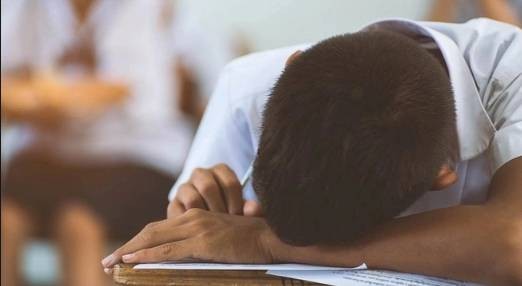 Nam sinh giỏi bị 0 điểm vì ngủ quên trong phòng thi: Bộ GD-ĐT nói gì?

