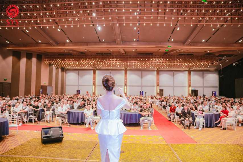 Sự kiện 'Xu hướng tóc Thu Đông 2022' thu hút hơn 1500 salon khắp toàn quốc