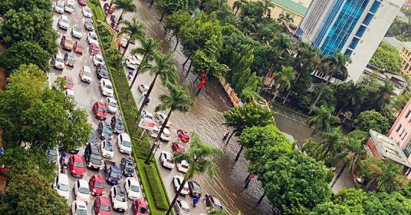 Bất ngờ hình ảnh ô tô kín đường sáng sớm, không nói chắc chắn ngỡ như đang ở châu Âu, nghe địa danh nơi chụp ai cũng choáng