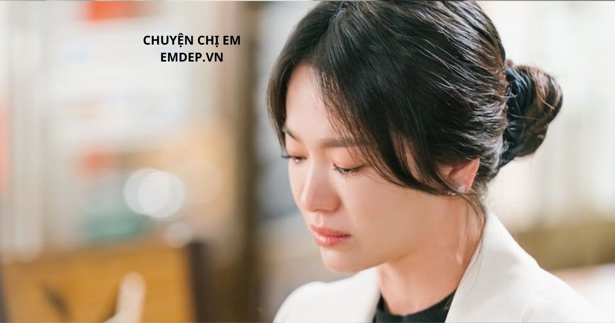 Chồng chuyển nhà mới vẫn giữ khư khư kỷ vật của người yêu cũ khiến vợ băn khoăn, chạnh lòng