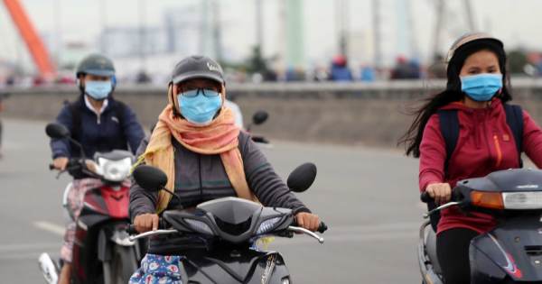 Gió lạnh đầu mùa bao trùm miền Bắc, người Hà Nội xuýt xoa vì thời tiết 'trở mặt' cực nhanh sau một đêm