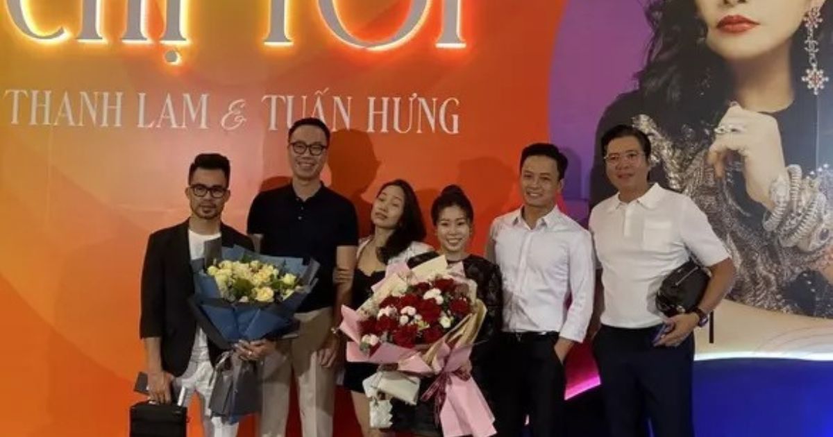 Hồng Đăng ăn diện bảnh bao, sánh đôi cùng bà xã đi xem liveshow của Tuấn Hưng - Thanh Lam