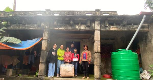 Chương trình 'Nhịp nối yêu thương' khảo sát và tặng quà cho các hoàn cảnh khó khăn ở Hưng Yên

