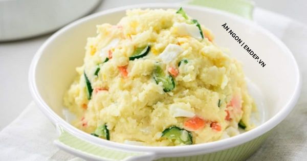 Ngày nghỉ làm salad khoai tây kiểu Hàn cho cả gia đình thay đổi khẩu vị