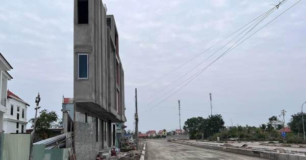 Xôn xao căn nhà siêu mỏng ở Việt Nam, đứng từ xa 'như tờ giấy'