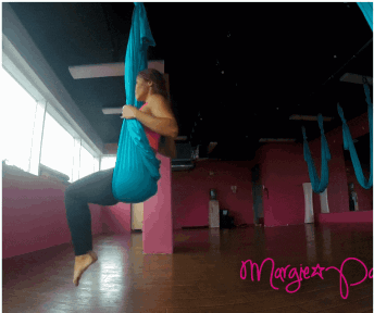 Momo (TWICE) chia sẻ cách giảm cân thành công của mình và niềm yêu thích với Yoga bay
