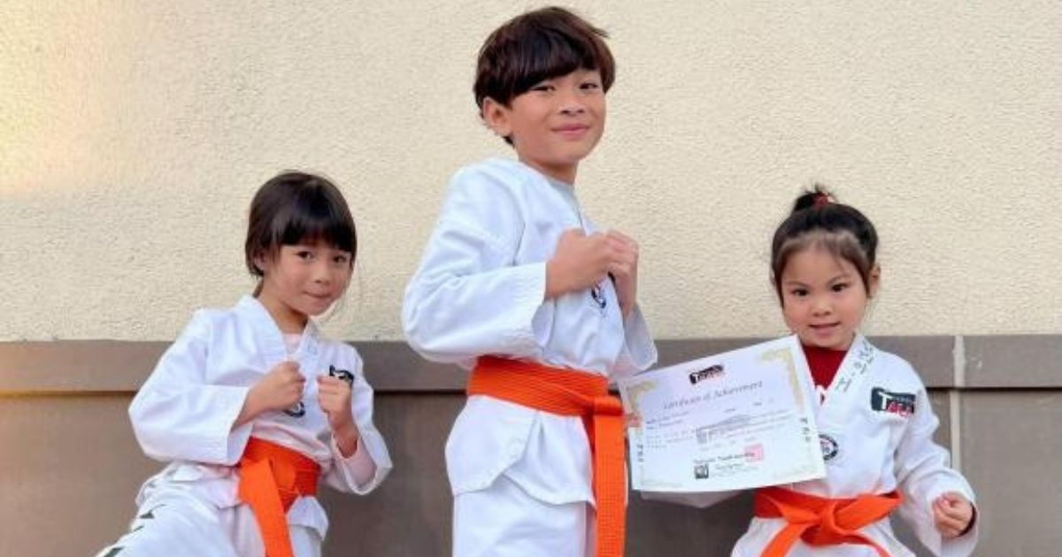 Con trai, con gái Thanh Thảo đều mang đai cam Taekwondo, dân tình không ngớt lời khen