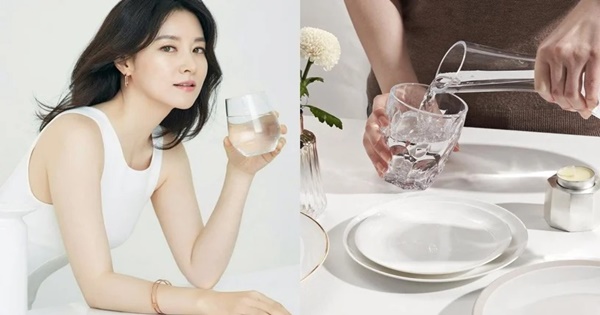 Lee Young Ae mỗi ngày uống 10 cốc nước ấm, ăn loại quả này để giảm 6kg/tháng
