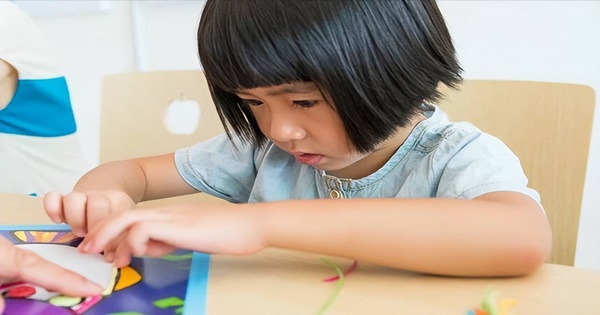 Người mẹ cho con chơi trò này 1 tiếng mỗi ngày, bé 4 tuổi có khả năng tập trung tốt, trí não phát triển

