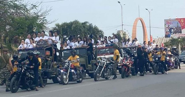 Thông tin mới nhất vụ người đẹp ngồi xe Jeep cắm cờ nước ngoài, tài xế mặc rằn ri

