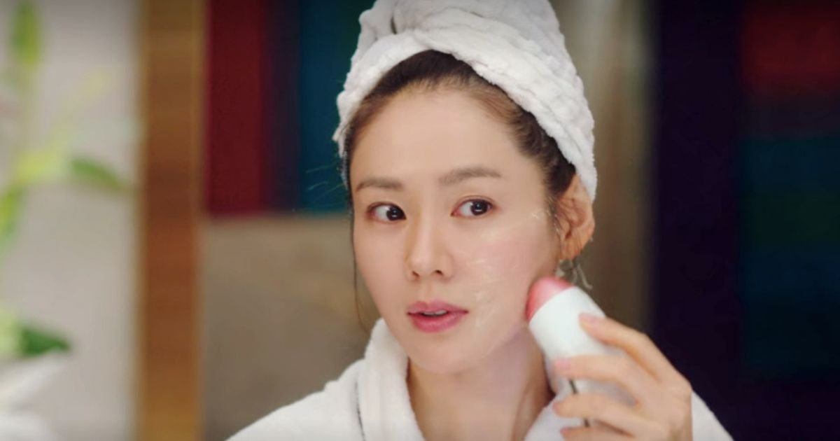 'Chị đẹp' Son Ye Jin hé lộ bí quyết để có làn da "phát sáng" bất chấp tuổi tác