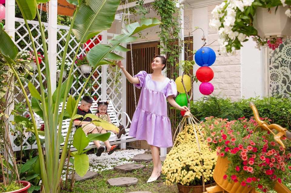 Khu vườn ngập rau, trái sai trĩu cành trong biệt thự nghìn m2 của ca sĩ Vy Oanh giữa lòng Sài Gòn