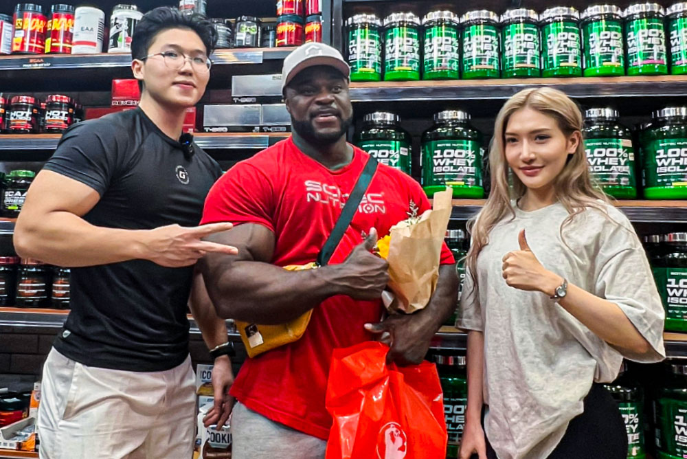Hot gymer nổi tiếng làng Gym gặp gỡ nhà vô địch thể hình Thế giới 2019