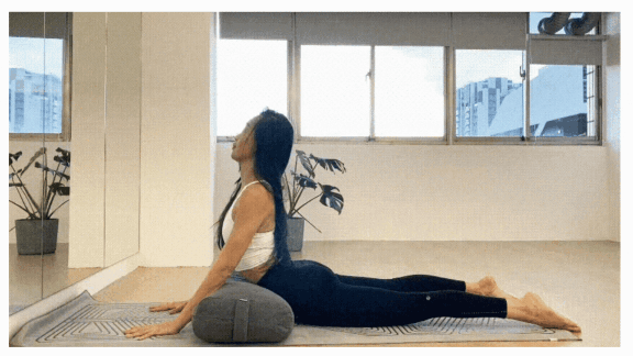 3 cách tập yoga trước khi đi ngủ để có lưng ong