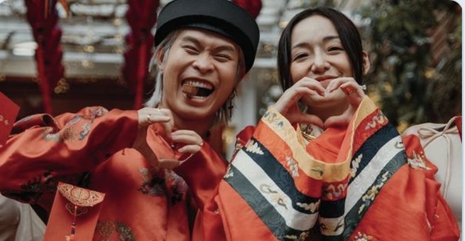 Quán quân Rap Việt hạnh phúc công bố loạt ảnh ăn hỏi