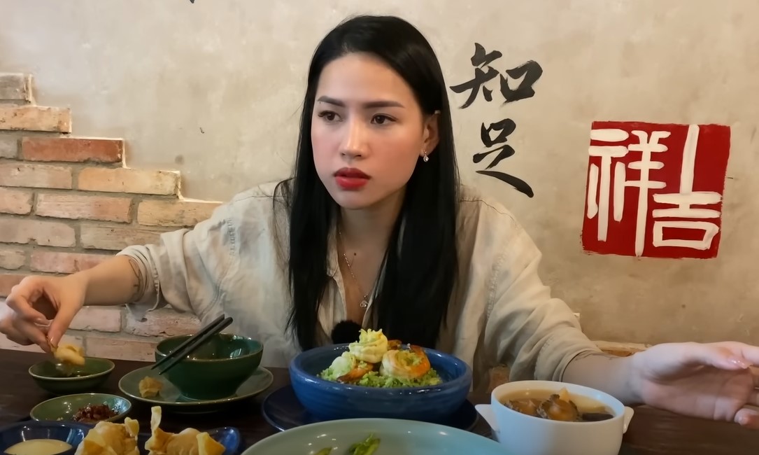 Chiến thần Võ Hà Linh là ai? Người chuyên review gây sốt MXH, lập kỷ lục "khủng khiếp" khi livestream bán hàng ai cũng sửng sốt