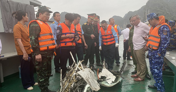 Vụ rơi trực thăng ngắm cảnh Hạ Long: Gia đình con gái út thoát nạn khi hủy bay phút cuối vì con nhỏ bị sốt

