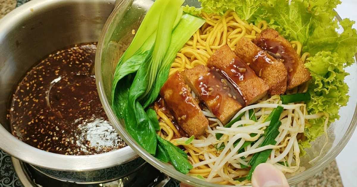 3 kiểu làm món phở trộn, chỉ mất 15 phút nhưng ăn cuốn đến miếng cuối cùng