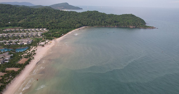 Cứu vợ đuối nước khi tắm biển, người chồng tử vong

