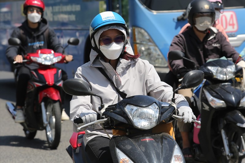 Hôm nay nhiều nơi nắng nóng, Hà Nội ngày mai nhiệt độ cao cỡ nào?