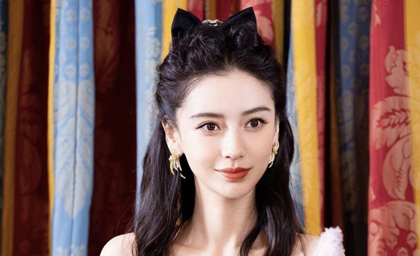 Angelababy dùng 'chiêu' làm ướt mặt 30 phút một lần để trẻ lâu, nhan sắc bao năm không thay đổi