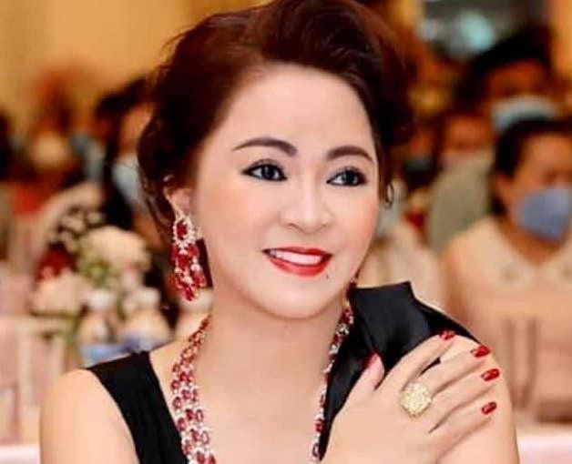 Bà Nguyễn Phương Hằng chỉ đồng ý một luật sư bào chữa
