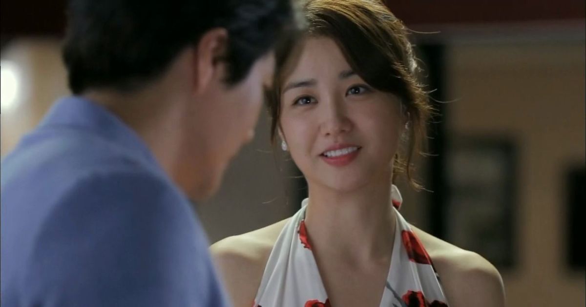 Từ chối gần gũi vì mất điện, vợ sôi máu khi thấy chồng làm điều "nhạy cảm" với cô hàng xóm