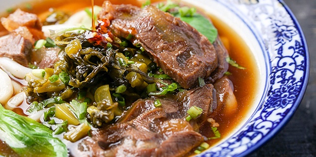 Nấu mì bắp bò rau cải theo cách này vừa đơn giản vừa ngon, đủ dinh dưỡng