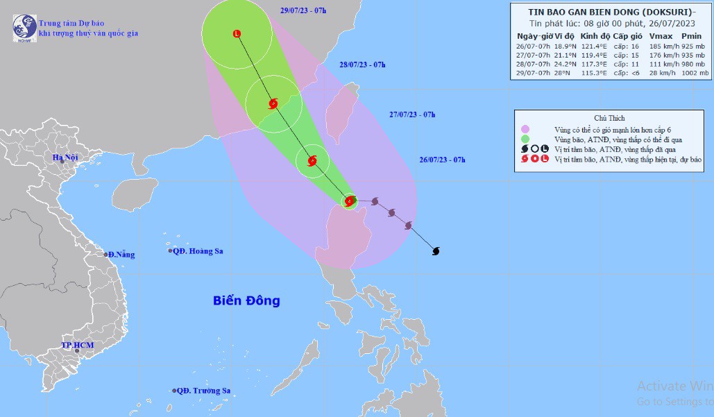 Tin mới bão Doksuri: Gió giật kinh hoàng, mạnh lên thành siêu bão