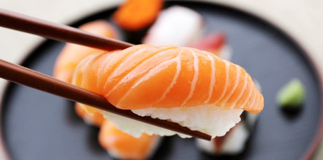 Ăn sushi đúng cách: Những lợi ích và hạn chế tiềm ẩn khi sử dụng