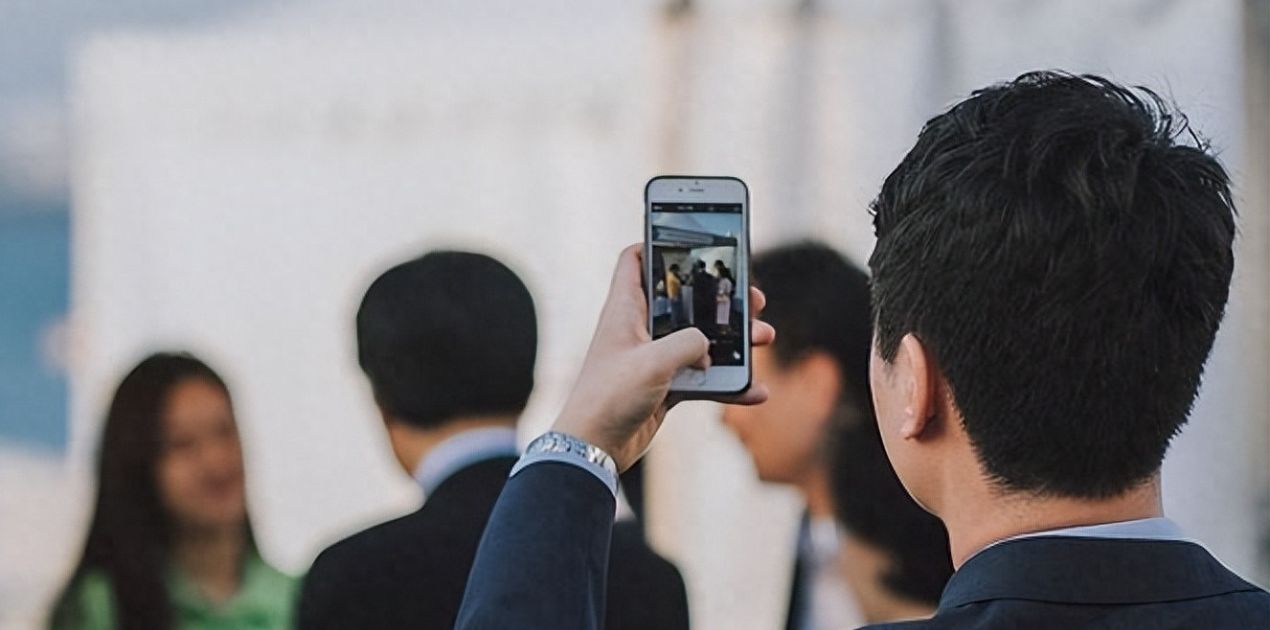 Hóa ra những người vài năm mới đổi điện thoại thường có 3 tâm lý sau